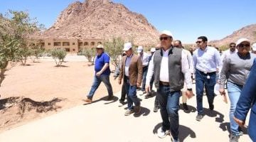 وزير الإسكان يتفقد تقدم أعمال تطوير "التجلى الأعظم" بمنطقة الزيتونة
