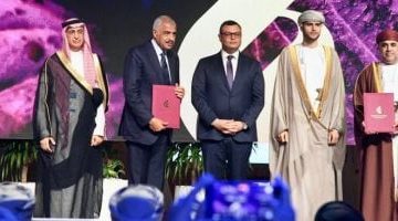 وزير الإسكان يزور مسقط ويفتتح معرضاً عقارياً عمانياً حيوياً