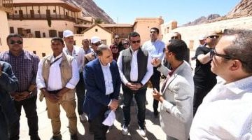 وزير الإسكان يقوم بزيارة دير سانت كاترين في وادي الدير