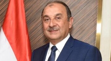 وزير قطاع الأعمال العام يهنئ عمال المصانع والشركات بمناسبة عيد العمال