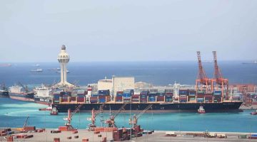 إطلاق خدمة شحن جديدة لتعزيز اتصال ميناء جدة بـ10 موانئ إقليمية وعالمية