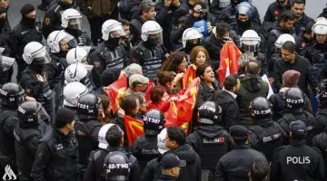 صياغة عنوان صحفي جذاب وواضح، يعبر عن المعنى الأصلي دون تغيير مضمونه: توقيف عشرات المتظاهرين في اسطنبول خلال احيائهم ذكرى احتجاجات غيزي