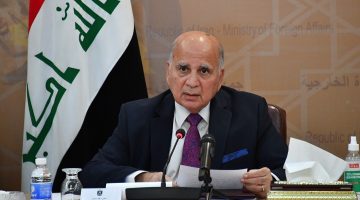 صياغة عنوان صحفي جذاب وواضح، يعبر عن المعنى الأصلي دون تغيير مضمونه: وزير الخارجية يؤكد أهمية متابعة أوضاع الجالية العراقية المقيمة في إيران