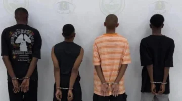 بيان أمني: 4 أفراد يعتدون على امرأة ويسلبون حقيبتها بمركبة مسروقة في الرياض