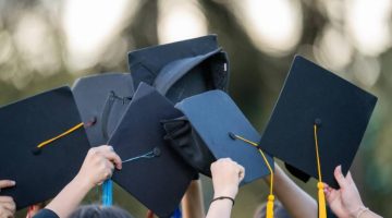 3500 طالب يواجهون مصاعب مالية بسبب دراستهم في جامعتين خارجيتين