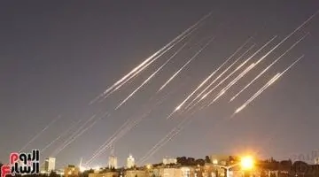 إيران تطلق أكثر من 30 صاروخًا نحو إسرائيل في أحدث تصعيد - فيديو يوضح التفاصيل