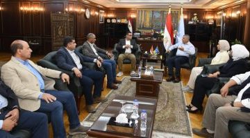 اجتماع بين وزير الإسكان ومحافظ الإسكندرية لمتابعة المشروعات المشتركة وملفات العمل