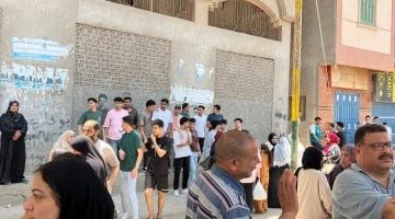 طلاب الثانوية العامة في الدقهلية يحتفلون بامتحاني التربية الدينية والوطنية - فيديو