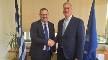 وزير البترول يبحث سُبل التعاون مع نائب وزير الطاقة اليوناني